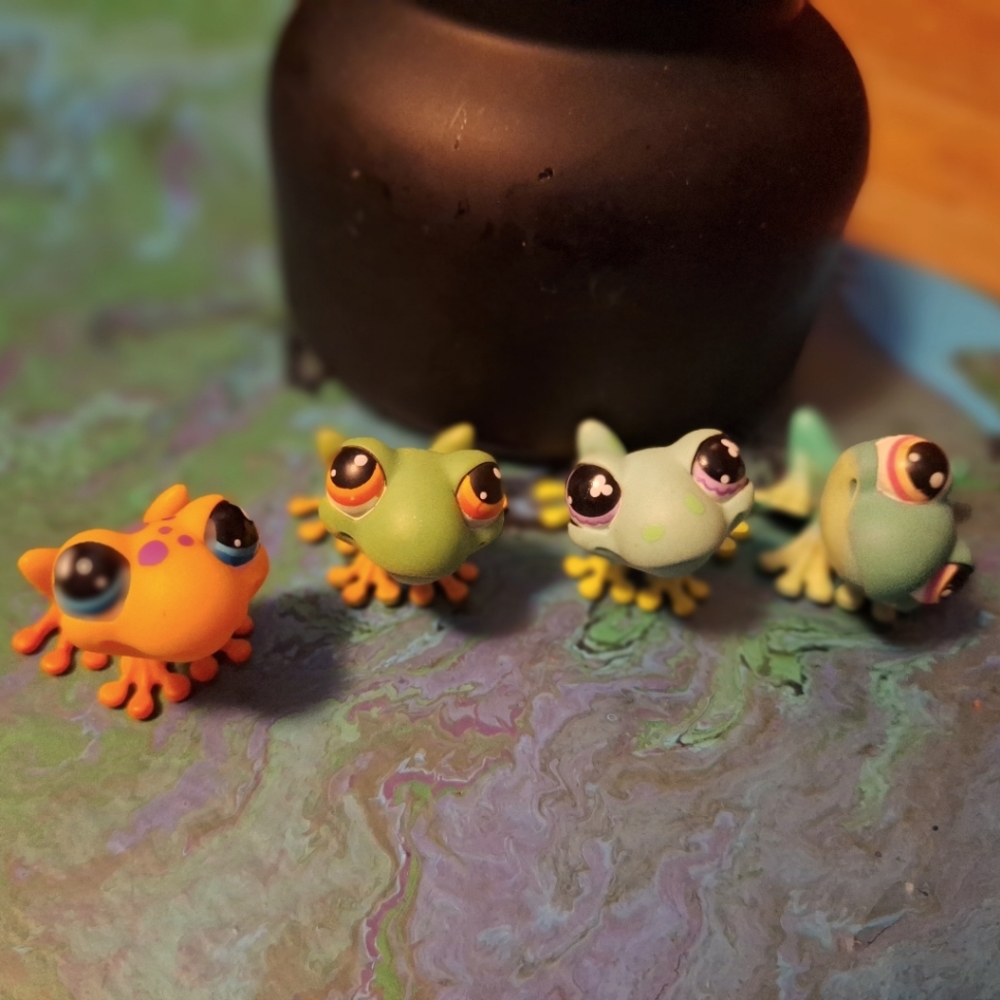 LPS Frogs
